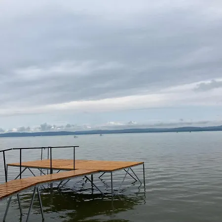 Lakeside Casa de Férias Balatonszarszo