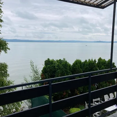 Holiday home Lakeside Apartman *