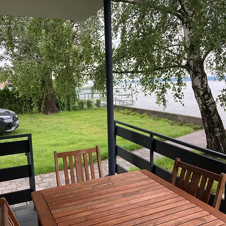 Lakeside Apartman * Balatonszarszo